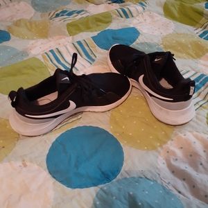 Nike Tessen running shoes